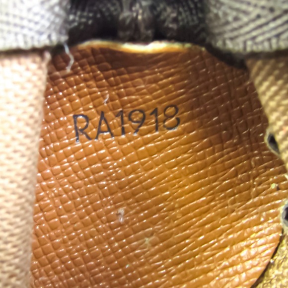 Louis Vuitton Monogram Unisex Golf Ball Bag / Etui 3 Balles De Golf - Picture 10 of 10